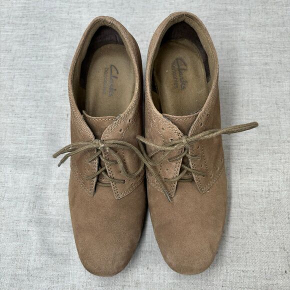 Clarks Bendables Sapphire Chloe Taupe Boots‎ Suede Oxford Heeled Boot Women's 9 - Picture 4 of 10